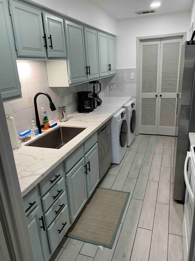 14561 Misty Meadow Ln, Houston, TX 77079 - photo 4