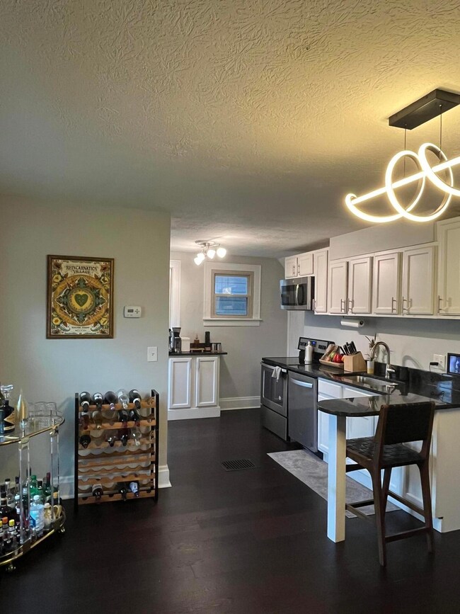 220 E Welch Ave, Columbus, OH 43207 - photo 5