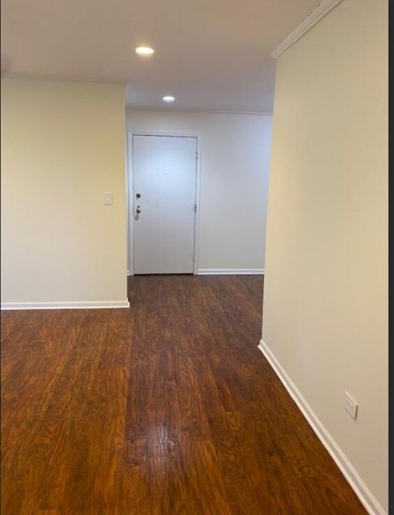 6178 Knoll Lane Ct unit 307, Willowbrook, IL 60527 - photo 2