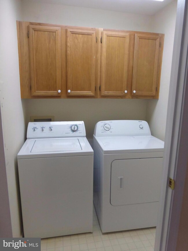 1122 Huntmaster Terrace NE unit 102, Leesburg, VA 20176 - photo 5