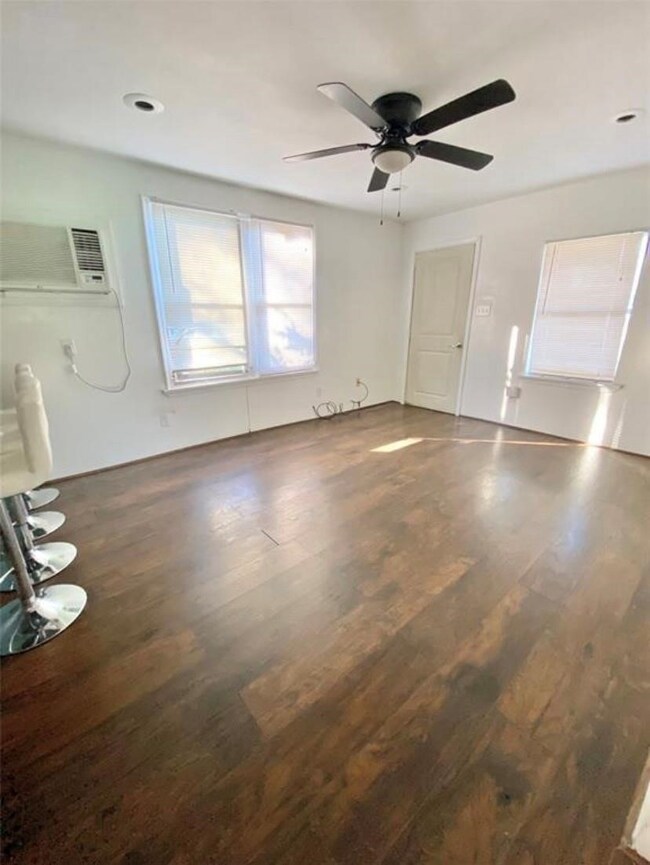 5618 E Crosstimbers St, Houston, TX 77028 - photo 6