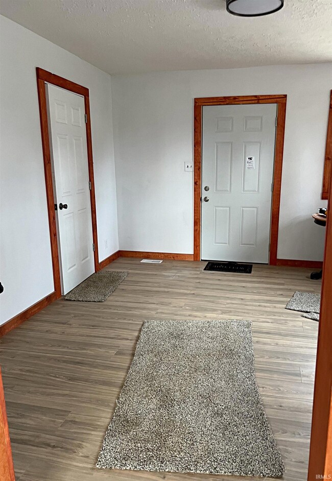 810 E Vincennes St, Linton, IN 47441 - photo 6