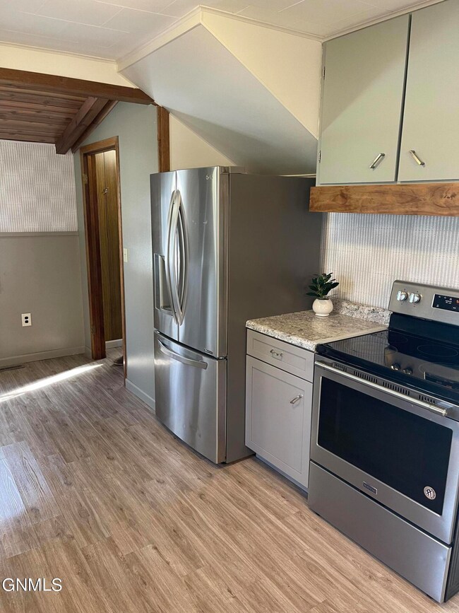 620 3rd St SE, Jamestown, ND 58401 - photo 7