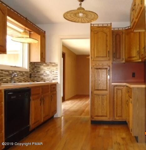 862 Red Rock Rd, Cresco, PA 18326 - photo 3