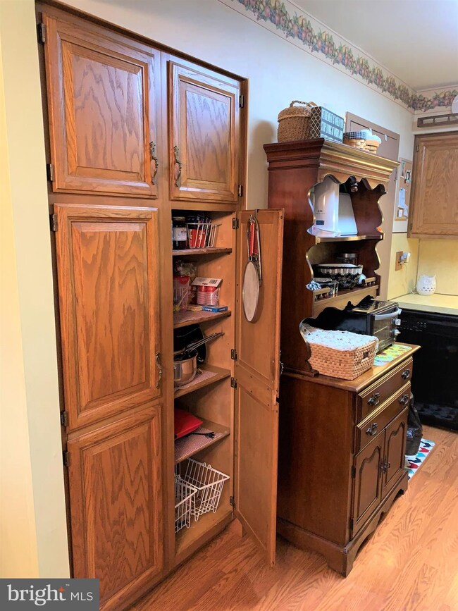 1012 Harbour Dr unit 1012, Palmyra, NJ 08065 - photo 2