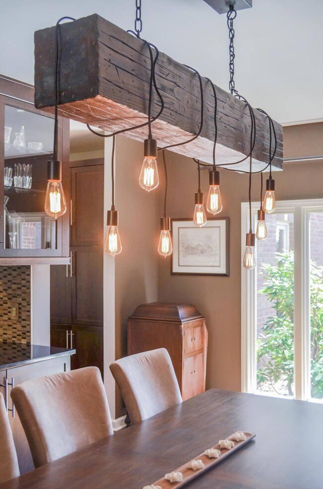 4Dining Room Closeup