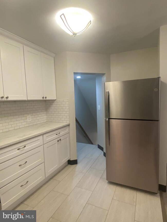 8637 Willow Oak Rd, Parkville, MD 21234 - photo 5