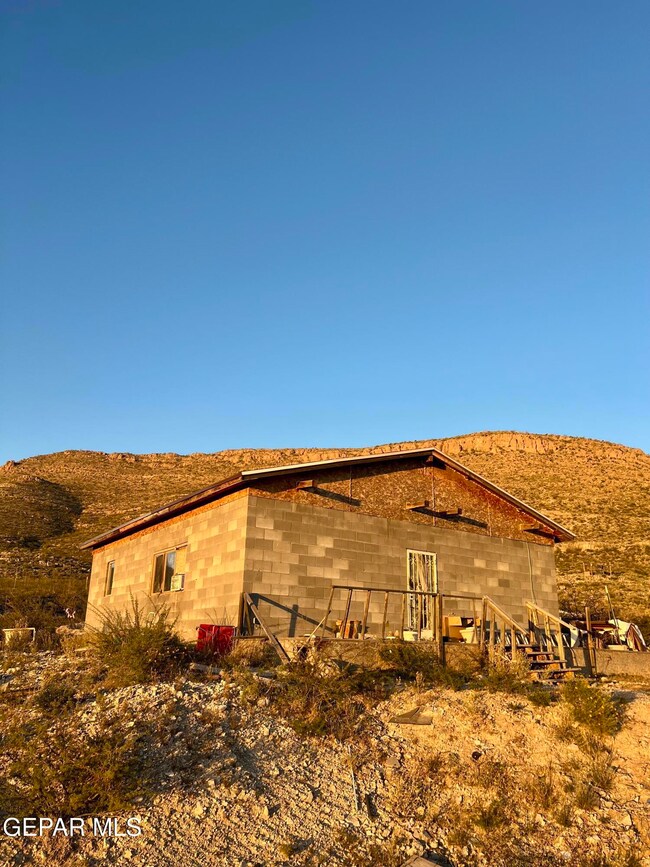 18541 Carinha Ave, El Paso, TX 79938 - photo 5