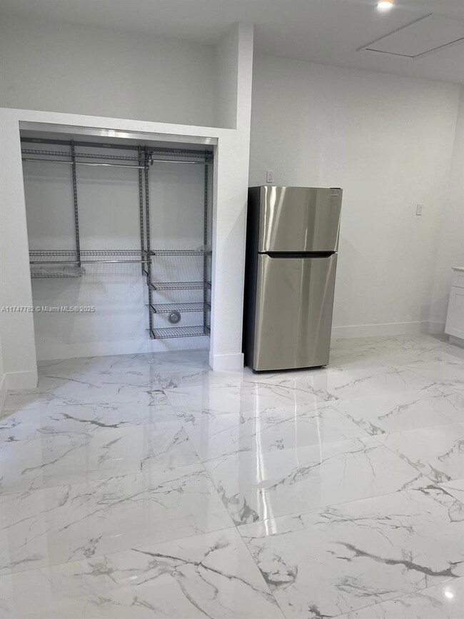 16520 SW 52nd St unit 1, Miami, FL 33185 - photo 2