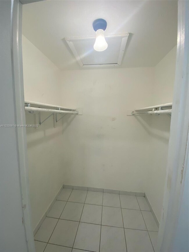 Walk in closet