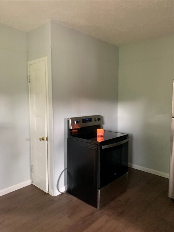 1094 Toll Gate Rd unit 2, Warwick, RI 02886 - photo 6