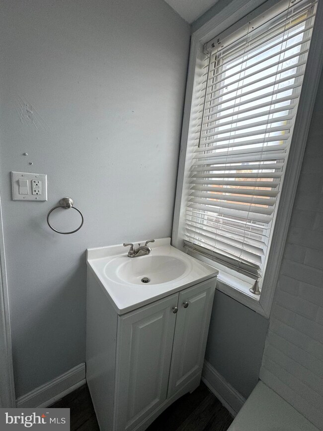 610 E 9th St unit 2, Chester, PA 19013 - photo 7