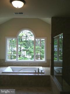 9120 Ridgely Dr, Lorton, VA 22079 - photo 5