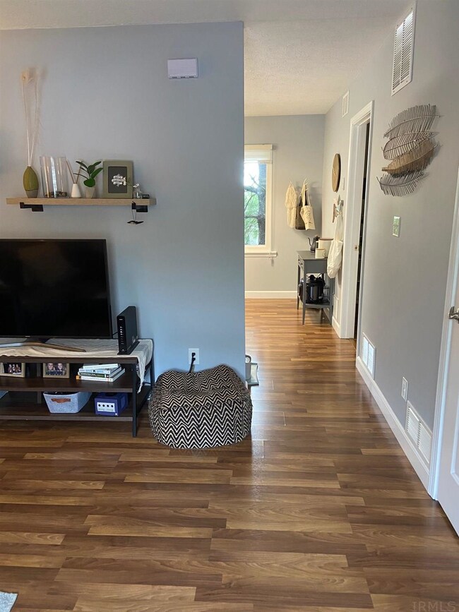 352 S Wilmington Ct unit Building 7, Unit C, Bloomington, IN 47401 - photo 5