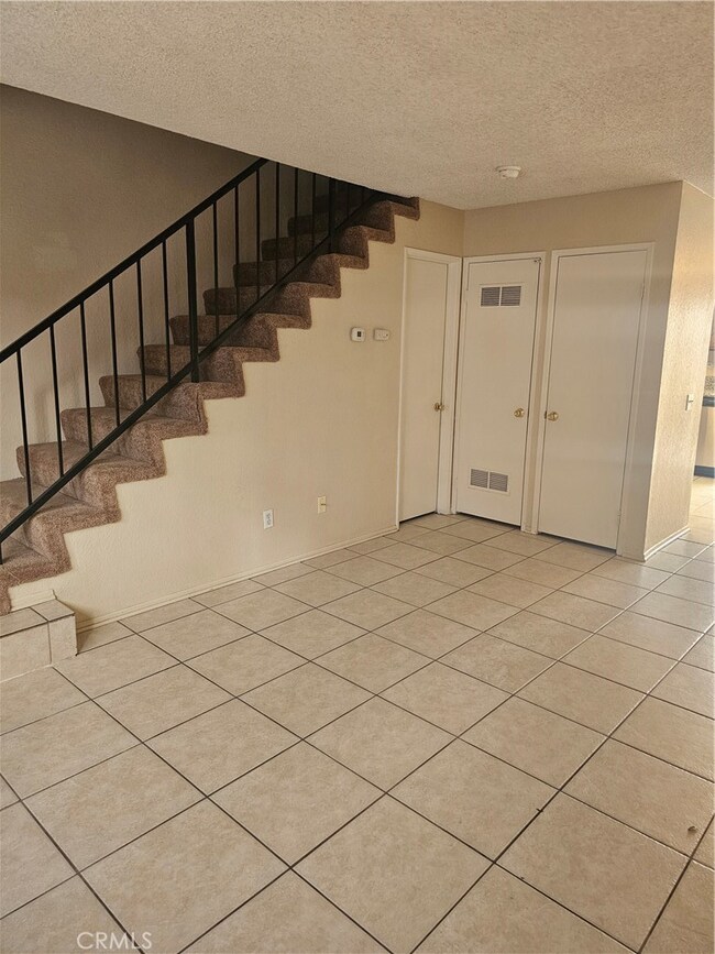 444 E Avenue q7 unit D, Palmdale, CA 93550 - photo 5