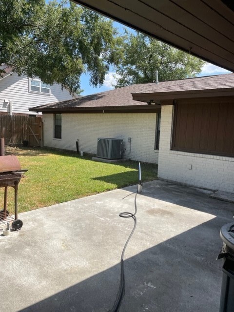 14403 Woodforest Blvd, Houston, TX 77015 - photo 7