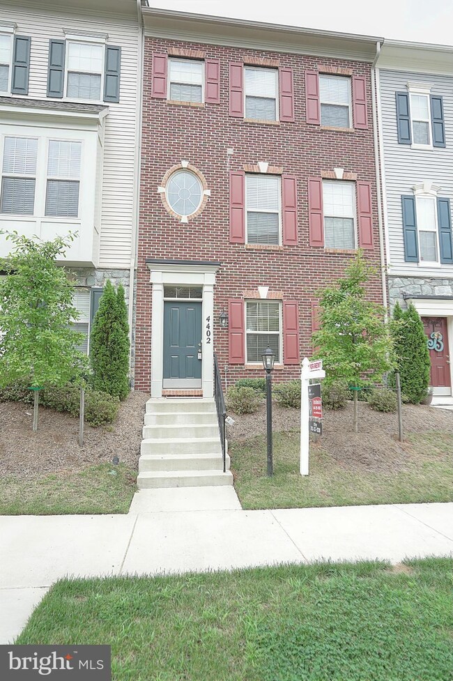 4402 Potomac Highlands Cir unit 63, Triangle, VA 22172 - photo 2