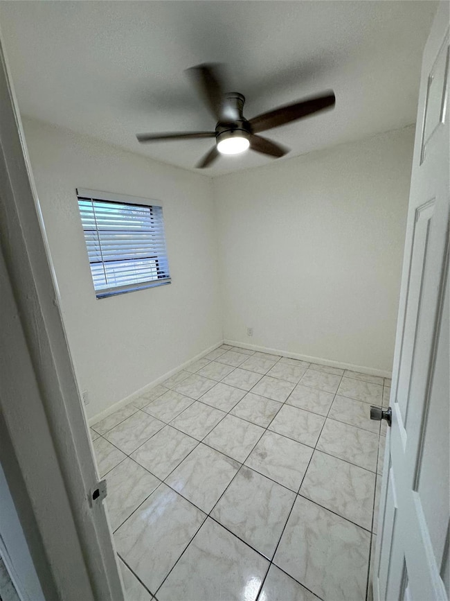 2401 NW 2nd St, Boynton Beach, FL 33435 - photo 4