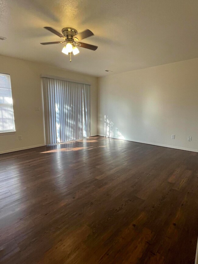 913 Master Bedroom
