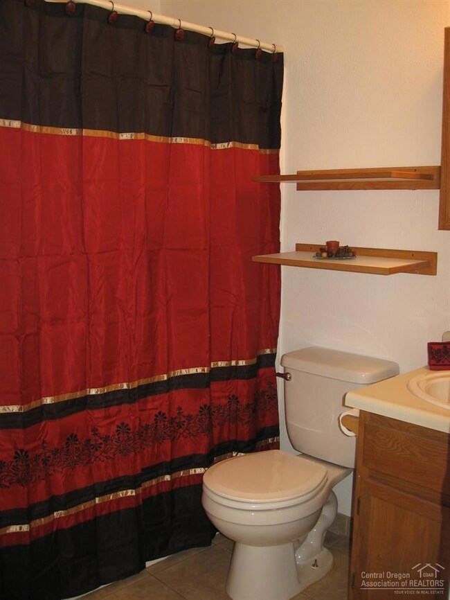 2132 SW 33rd St, Redmond, OR 97756 - photo 5