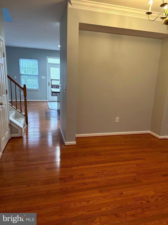 8052 Pennington Dr, Laurel, MD 20724 - photo 2