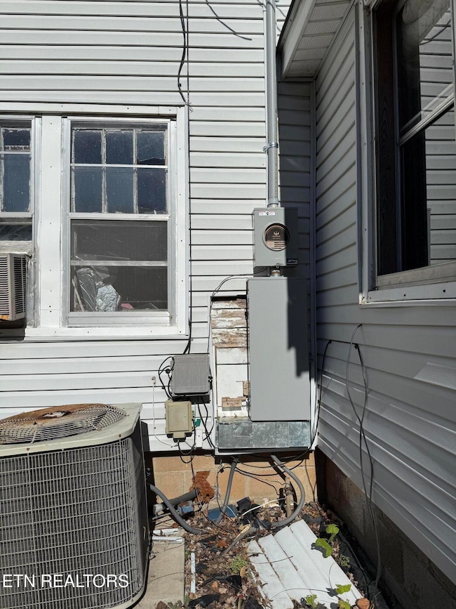 4041 Rocky Branch Rd, Walland, TN 37886 - photo 7