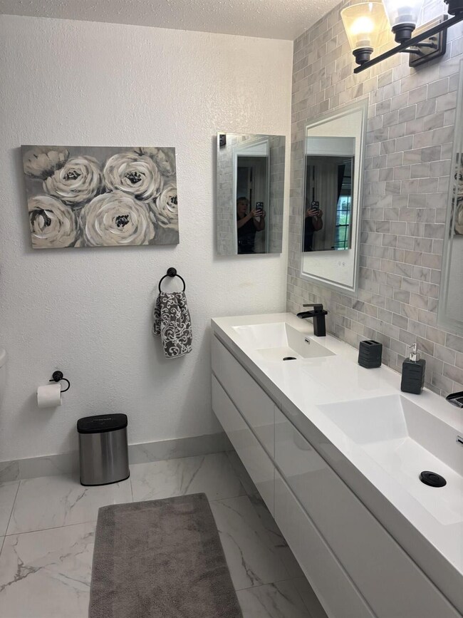 5048 Heatherhill Ln unit 2, Boca Raton, FL 33486 - photo 3