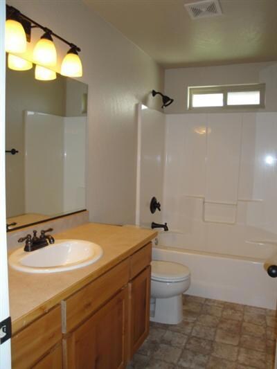 129 SE Yorktown Rd, Grants Pass, OR 97527 - photo 7