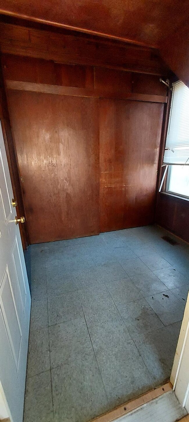 1030 Ellsworth St, Gary, IN 46404 - photo 3