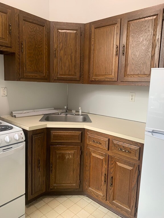 369 Tappan St unit 19, Brookline, MA 02445 - photo 5