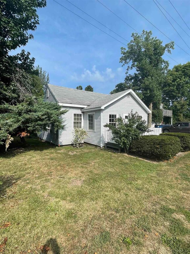 10686 Wabash St, La Fontaine, IN 46940 - photo 2