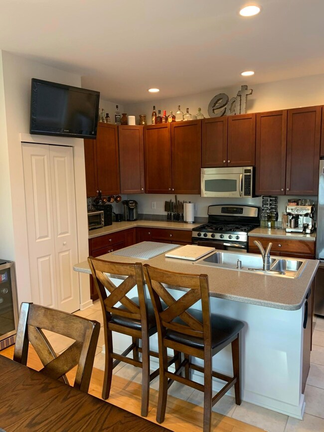 1014 S Front St unit 1014, Columbus, OH 43206 - photo 2