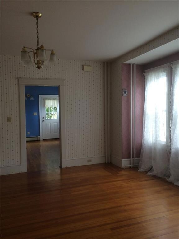 160 Gibbs Ave, Newport, RI 02840 - photo 5