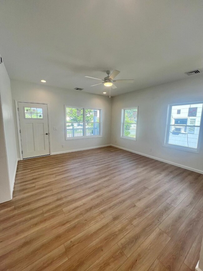 206 Frances Ave, Villas, NJ 08251 - photo 6