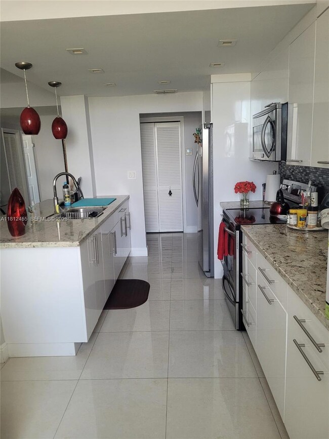 Hillcrest East No.23 unit 619, Hollywood, FL 33021 - photo 6