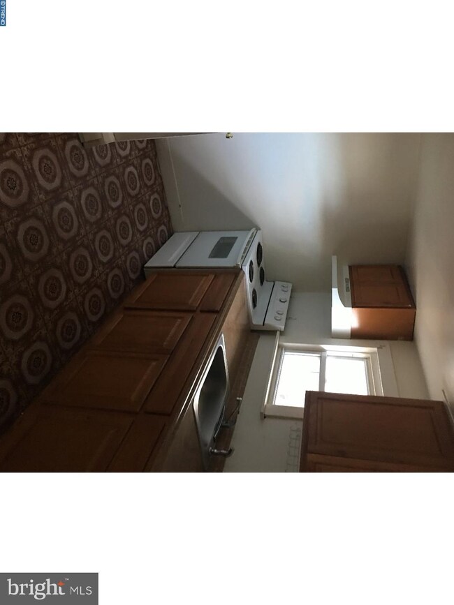 17 W Griffith St, Penns Grove, NJ 08069 - photo 3