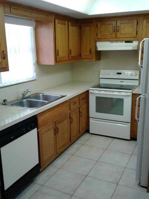 2323 Linton Ridge Cir unit D4, Delray Beach, FL 33444 - photo 2