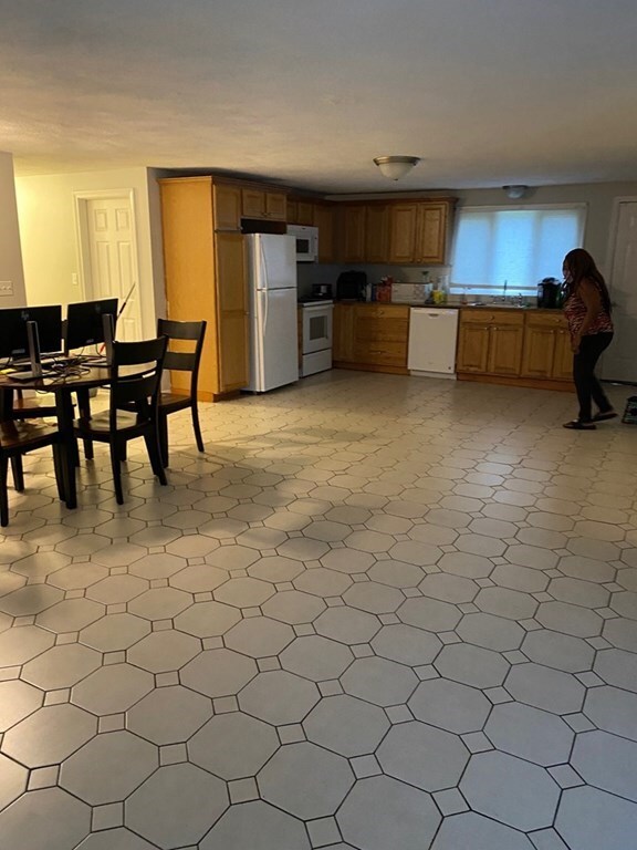 11 Main St unit A, Wilmington, MA 01887 - photo 2