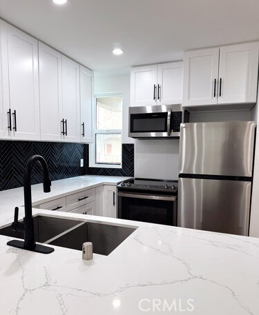 17000 Burbank Blvd unit 204, Encino, CA 91316 - photo 3