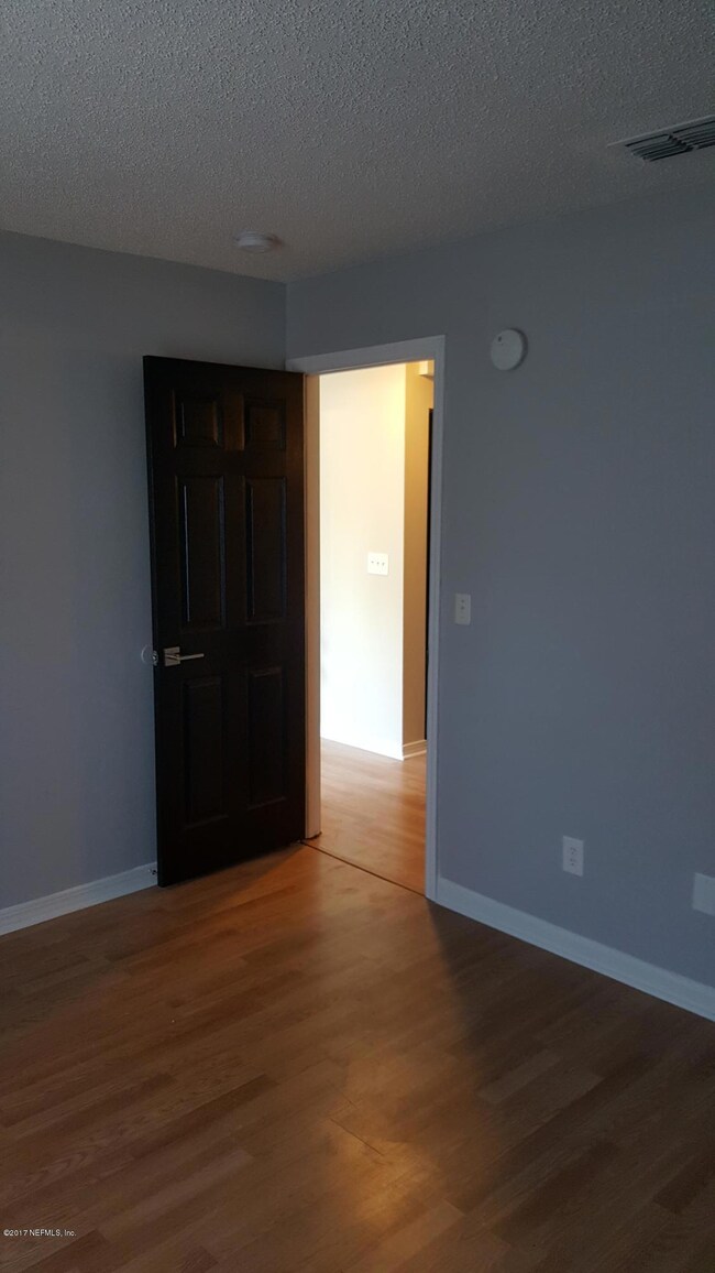 4560 Melissa Ct W, Jacksonville, FL 32210 - photo 5