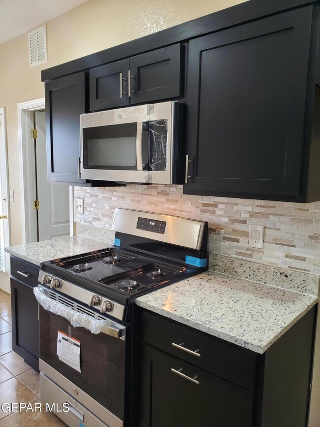 624 Manzanilla Place, El Paso, TX 79928 - photo 6