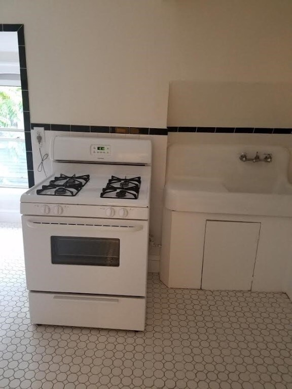 253 Broadway unit 3, Providence, RI 02903 - photo 2