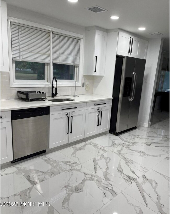 295 Roosevelt Ave, Oakhurst, NJ 07755 - photo 5