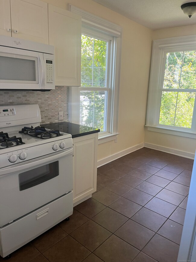 896 Quinnipiac Ave unit 3, New Haven, CT 06513 - photo 7