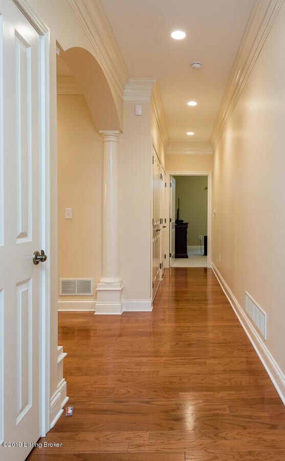 3212 Brittany Pointe Ln, Louisville, KY 40220 - photo 4