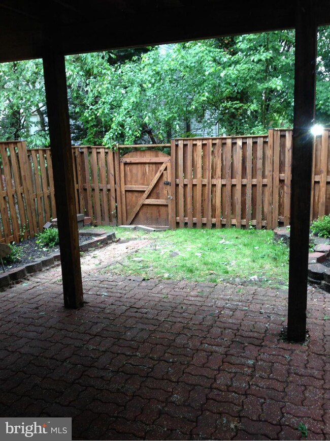 2112 Commissary Cir, Odenton, MD 21113 - photo 2