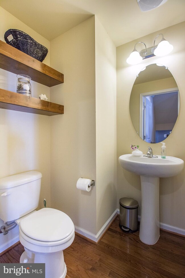 42295 Demarco Terrace, Chantilly, VA 20152 - photo 6