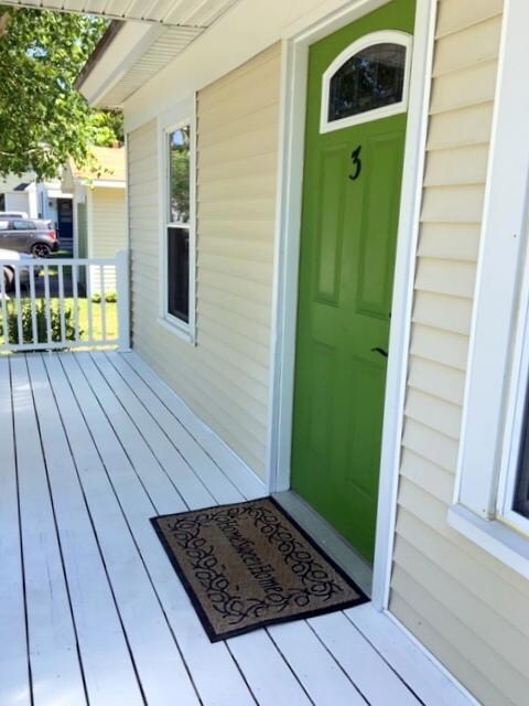 Front porch/entry