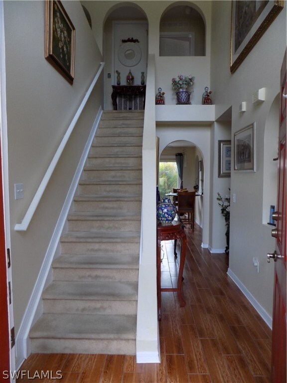 Entry hall and foyer with beautiful wood look cera