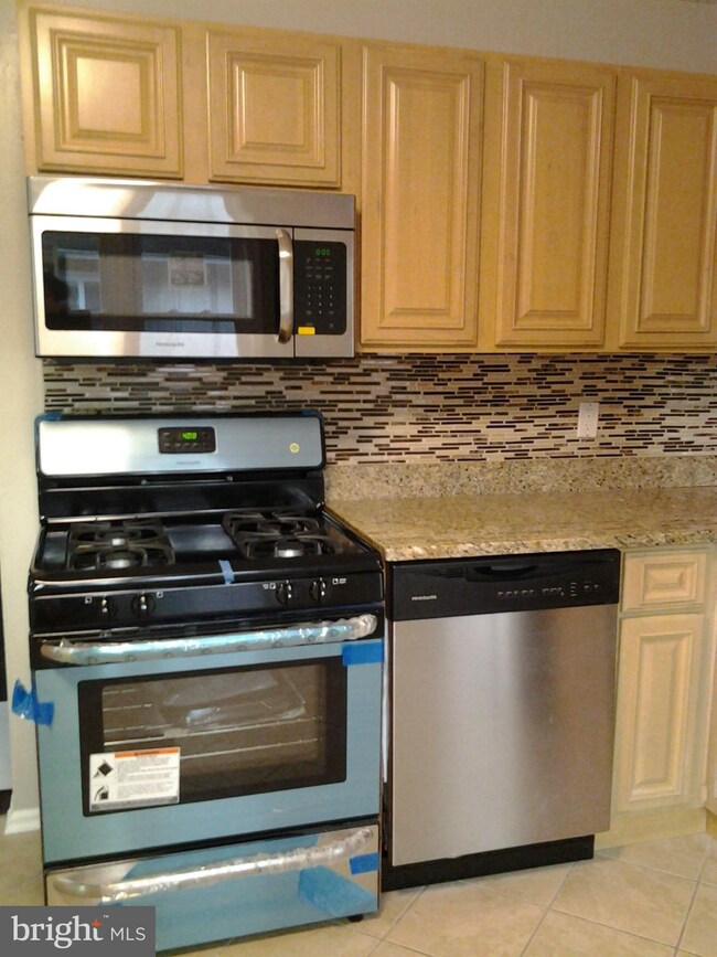 808 Clovis Ave, Capitol Heights, MD 20743 - photo 4